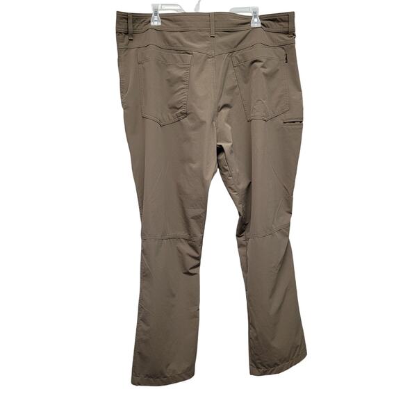 Swiss Tech Mens 40X30 Brown Flat Front Nylon Spandex Multi Pocket Pants - Picture 3 of 4